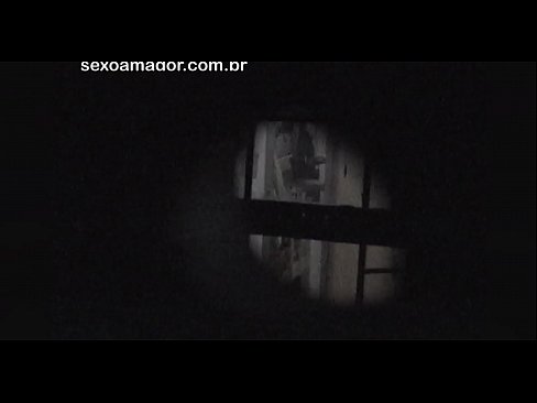 ❤️ Blondie cicingeun dirékam pidéo ku voyeur lingkungan disumputkeun tukangeun bata kerung porno super di urang ❌️